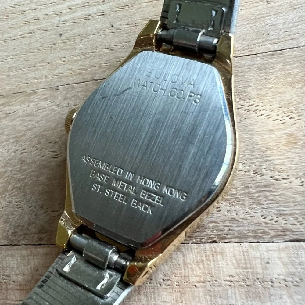 Vintage Bulova ladies gold tone bracelet watch NEW BATTERY